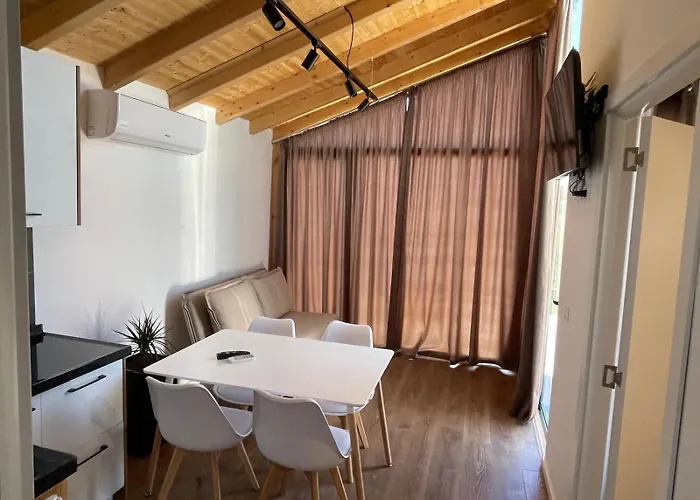 The Bungalow's * Голем